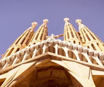 Sagrada Familia: Skip The Line Ticket + Guided Tour